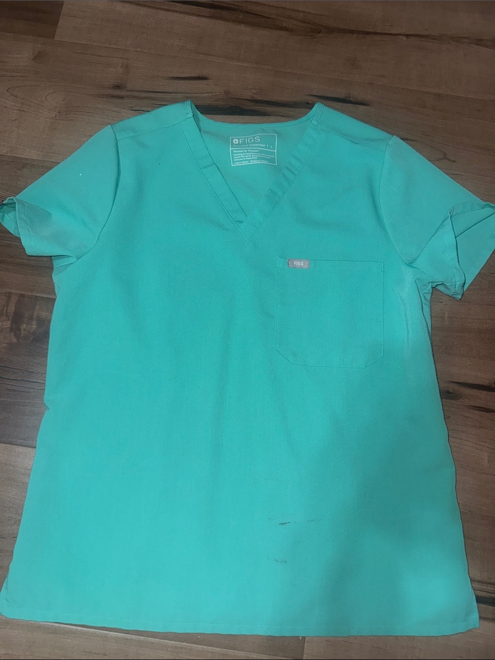 Figs surgery green Short Sleeve Scrub Top
